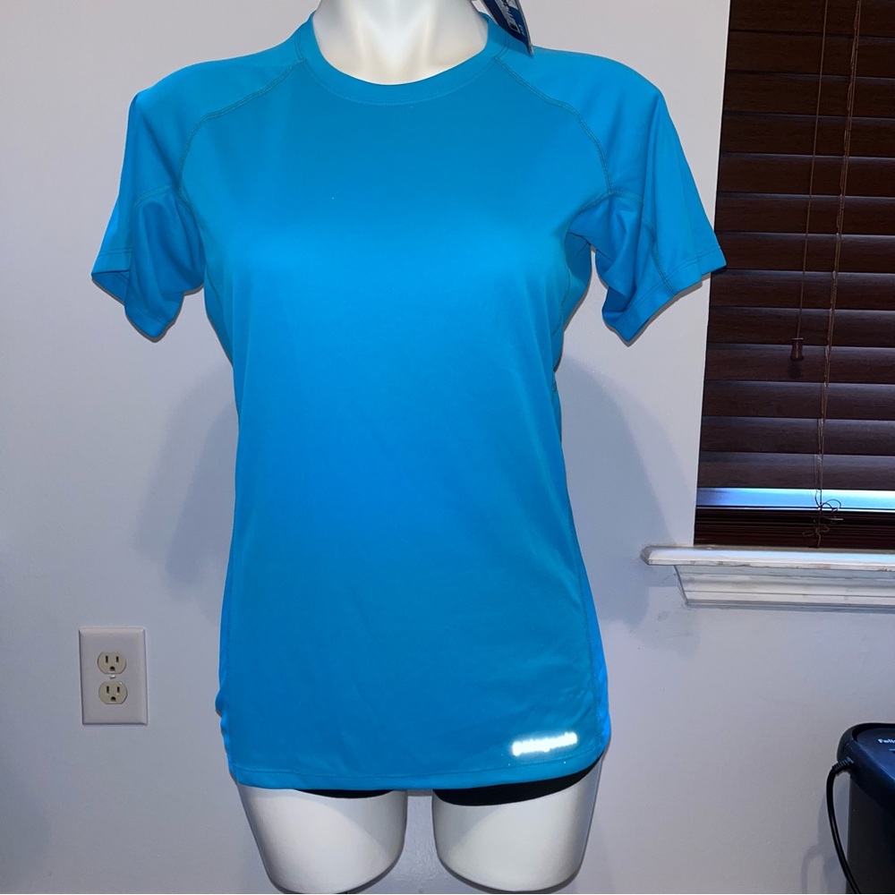 🔴 Patagonia slim fit tee